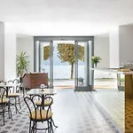 Maria Boutique 4*