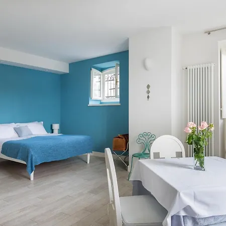 Maria Boutique Aparthotel 3*